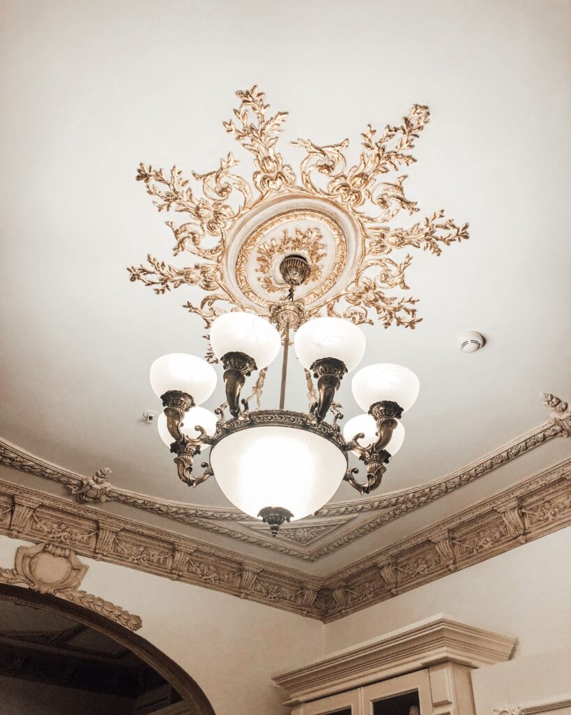 Ceilings with chandelier Morden designs and lamps jivan furniture