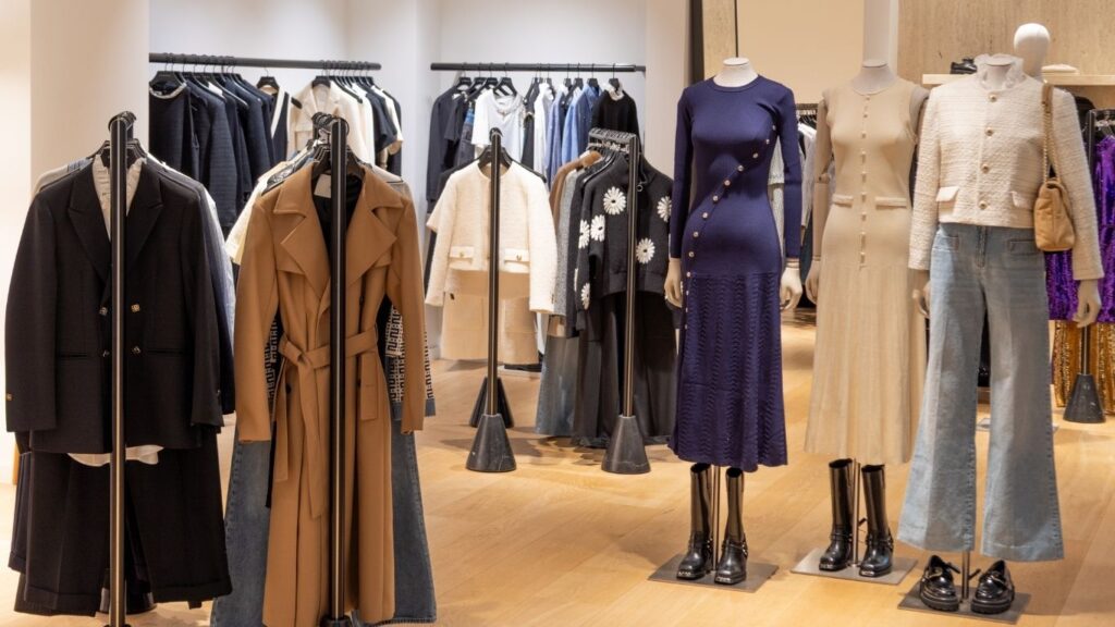 Women clothing boutique startup’s interior by jivan furniture