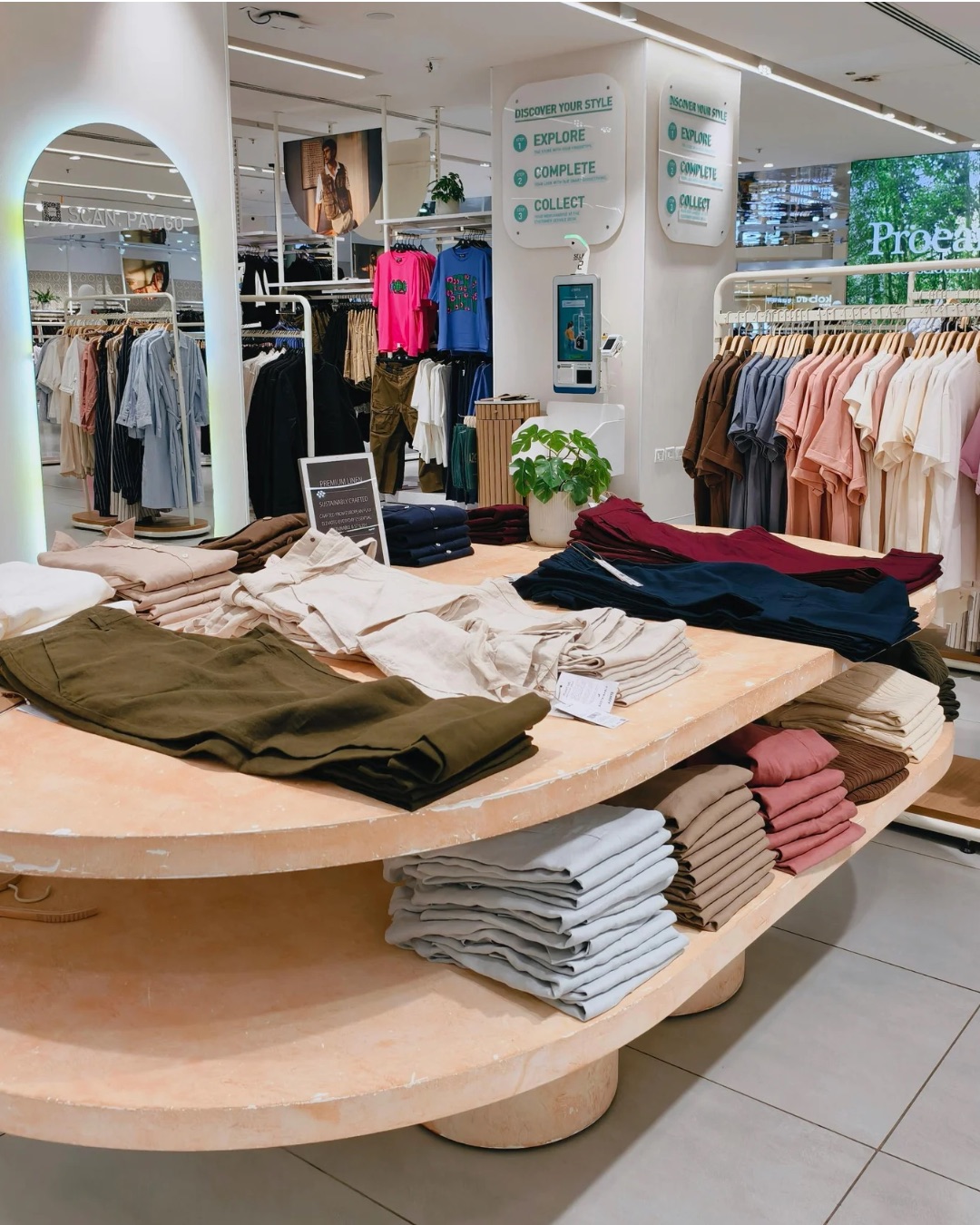 Showroom Interior designs - Image 6
